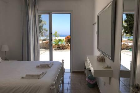 Kings Palace - Superb 2 Bed Ground Floor Apartment Paphos Exteriör bild